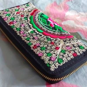 NWOT Chinese Floral Zip-up Wallet
